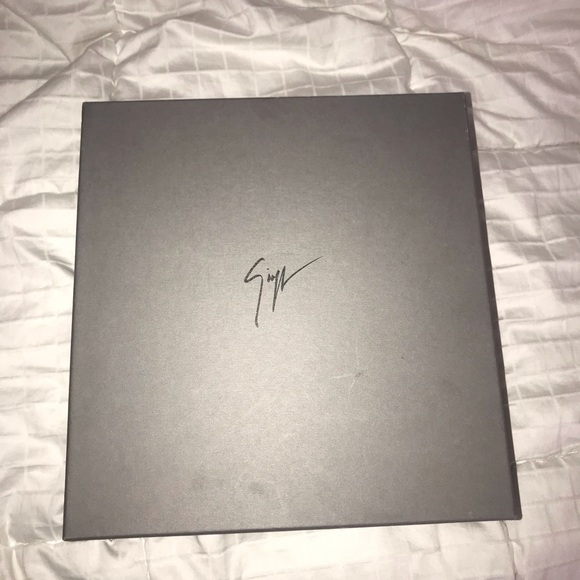 😍Giuseppe zanotti. Women snake skin sneakers... - Picture 7 of 7